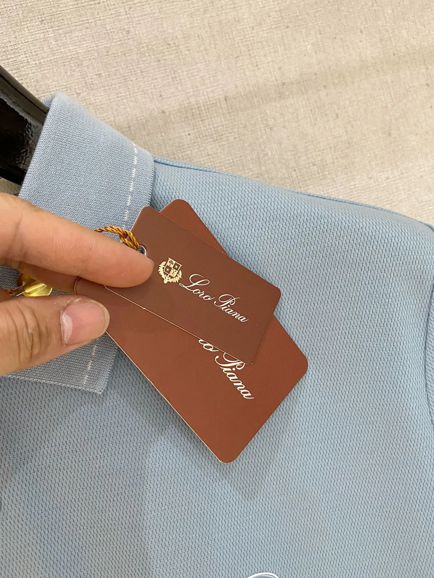 Loro Piana# New Arrival men's POLO shirt is now available! Customized jacquard mesh fabric, soft and comfortable texture, very breathable, long-lasting washability, Versatile style! Color: Dark Blue Green Light Blue Black White Size: M-XXXL